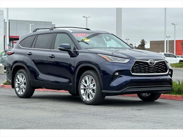 new 2025 Toyota Highlander Hybrid car, priced at $54,098