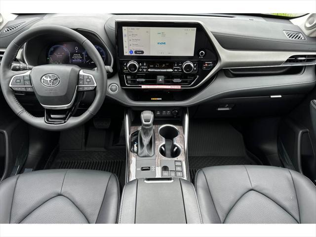 new 2025 Toyota Highlander Hybrid car, priced at $54,098