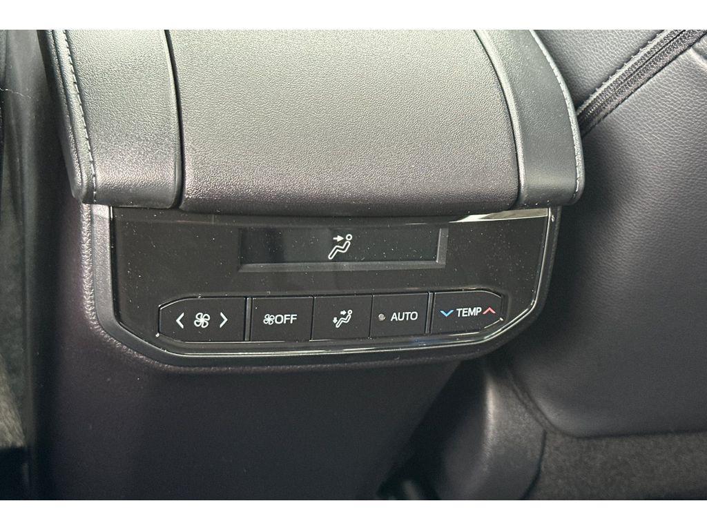 new 2025 Toyota Highlander Hybrid car, priced at $54,098