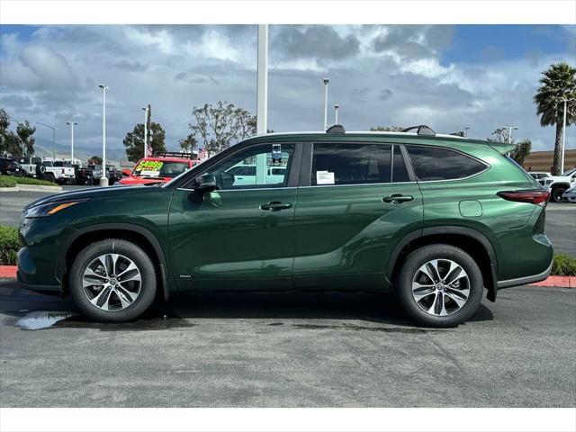 new 2025 Toyota Highlander Hybrid car, priced at $48,553