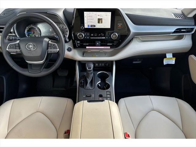new 2025 Toyota Highlander Hybrid car, priced at $48,553