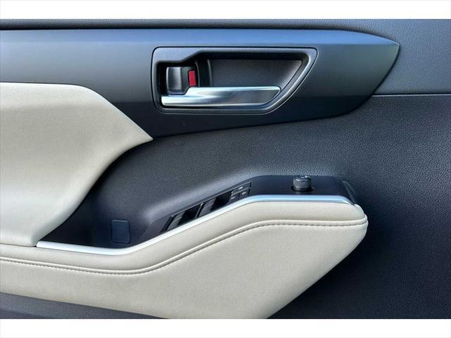 new 2025 Toyota Highlander Hybrid car, priced at $48,553