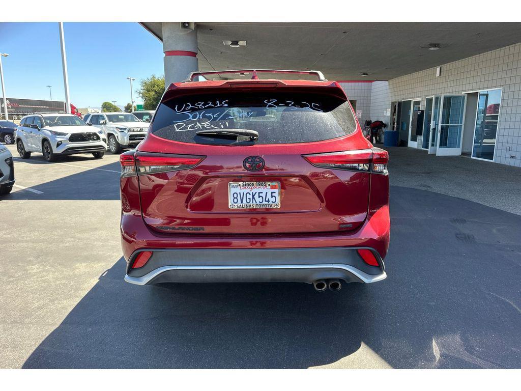 used 2021 Toyota Highlander car, priced at $32,999