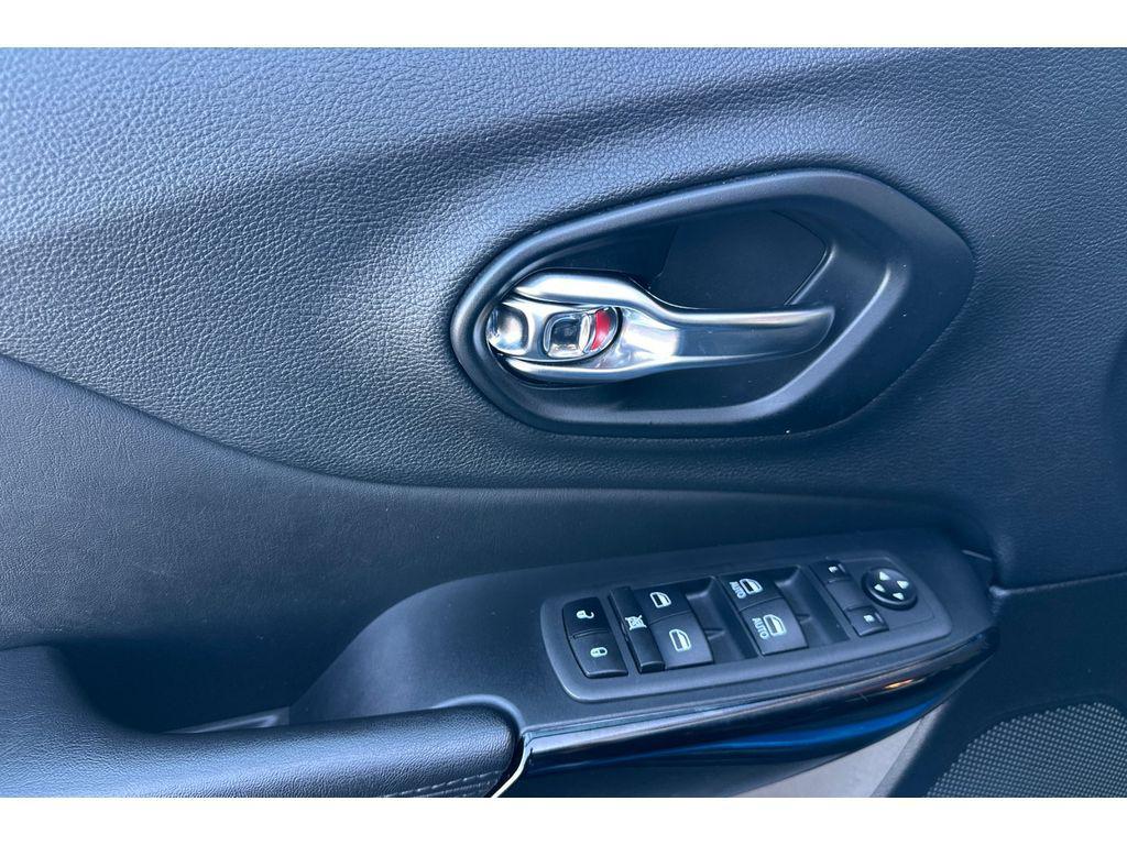used 2021 Jeep Cherokee car, priced at $17,999