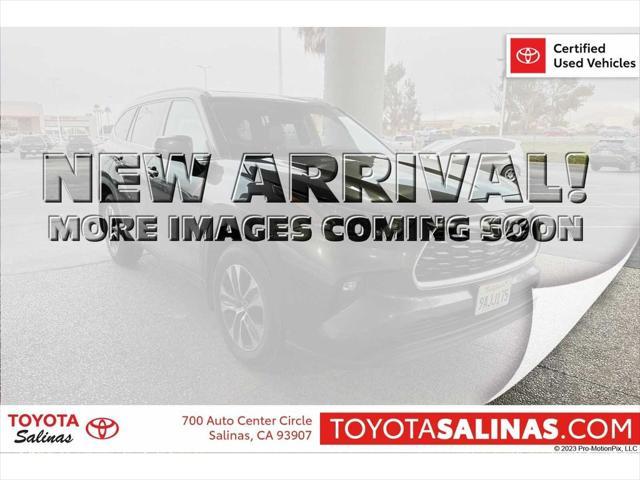 used 2022 Toyota Highlander car, priced at $37,999