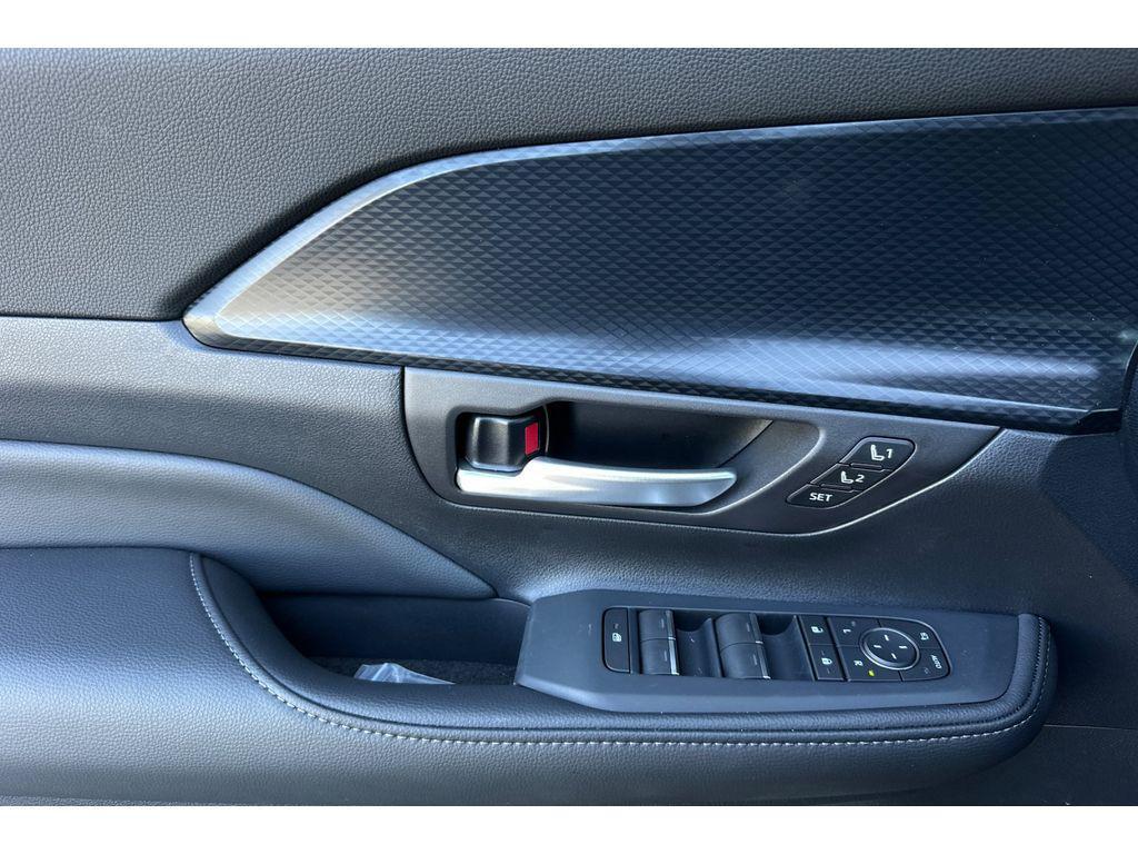 new 2025 Toyota Grand Highlander Hybrid car, priced at $64,952