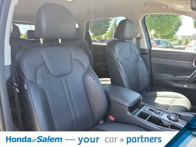 used 2023 Kia Sorento Hybrid car, priced at $30,995