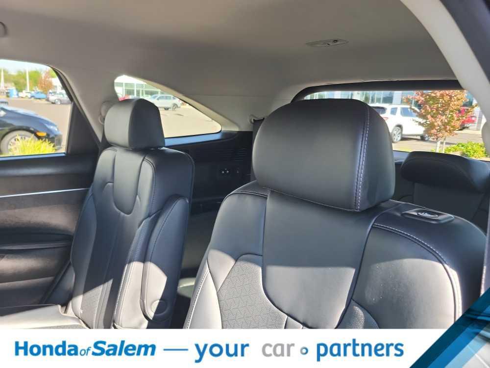 used 2023 Kia Sorento Hybrid car, priced at $30,995