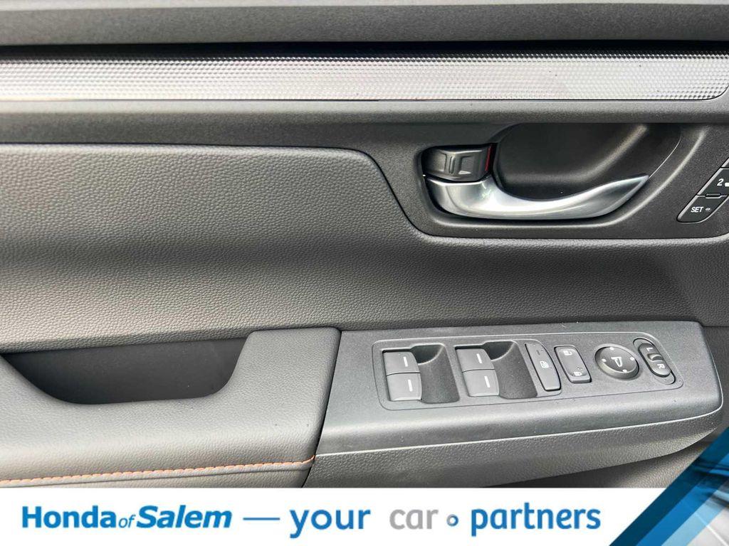 new 2025 Honda CR-V Hybrid car, priced at $37,875