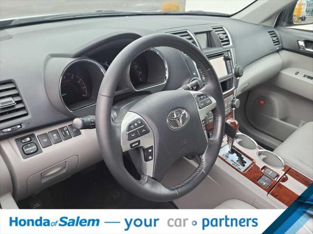 used 2013 Toyota Highlander car, priced at $18,995