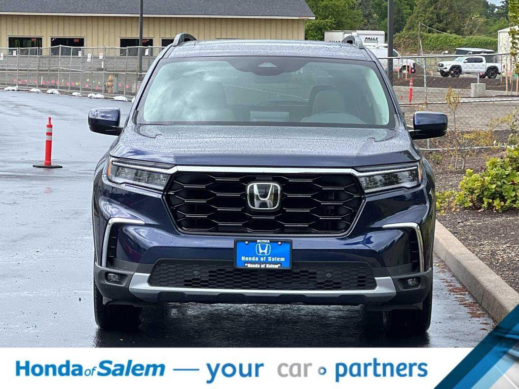 new 2025 Honda Pilot car, priced at $51,095