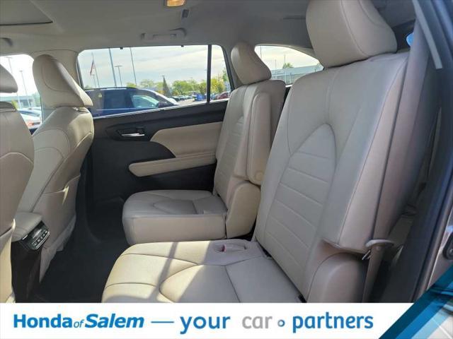 used 2020 Toyota Highlander car, priced at $32,995