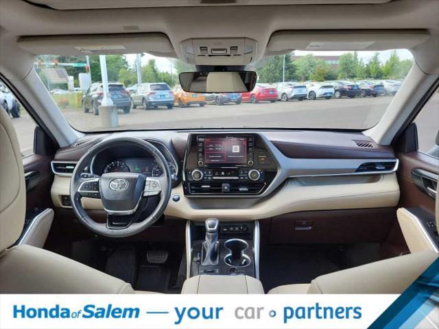 used 2020 Toyota Highlander car, priced at $32,995