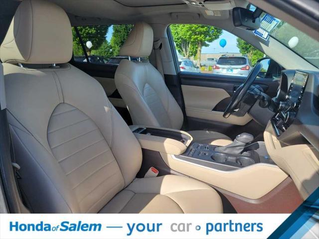 used 2020 Toyota Highlander car, priced at $32,995
