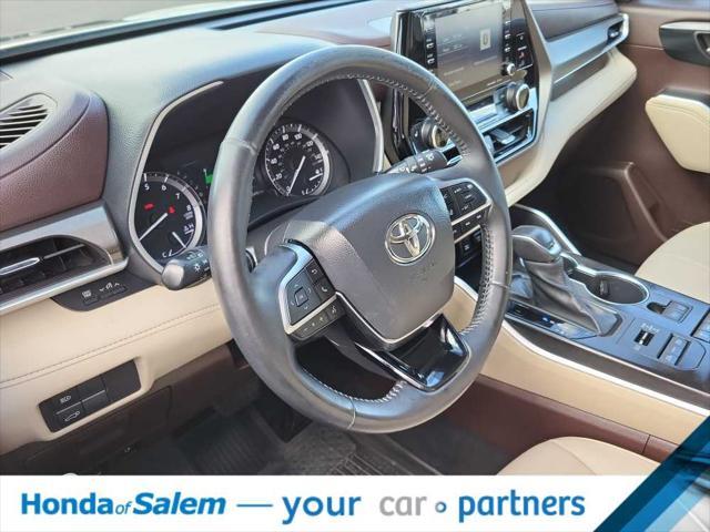 used 2020 Toyota Highlander car, priced at $32,995