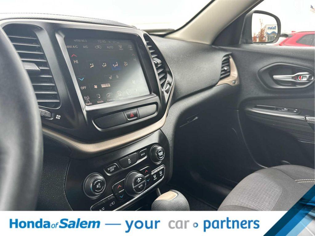 used 2015 Jeep Cherokee car, priced at $8,995