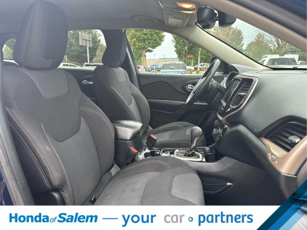 used 2015 Jeep Cherokee car, priced at $8,995