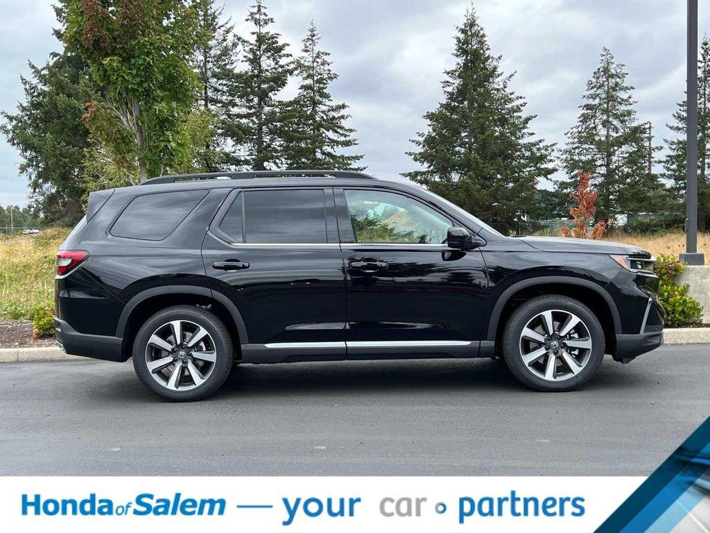 new 2025 Honda Pilot car, priced at $52,665