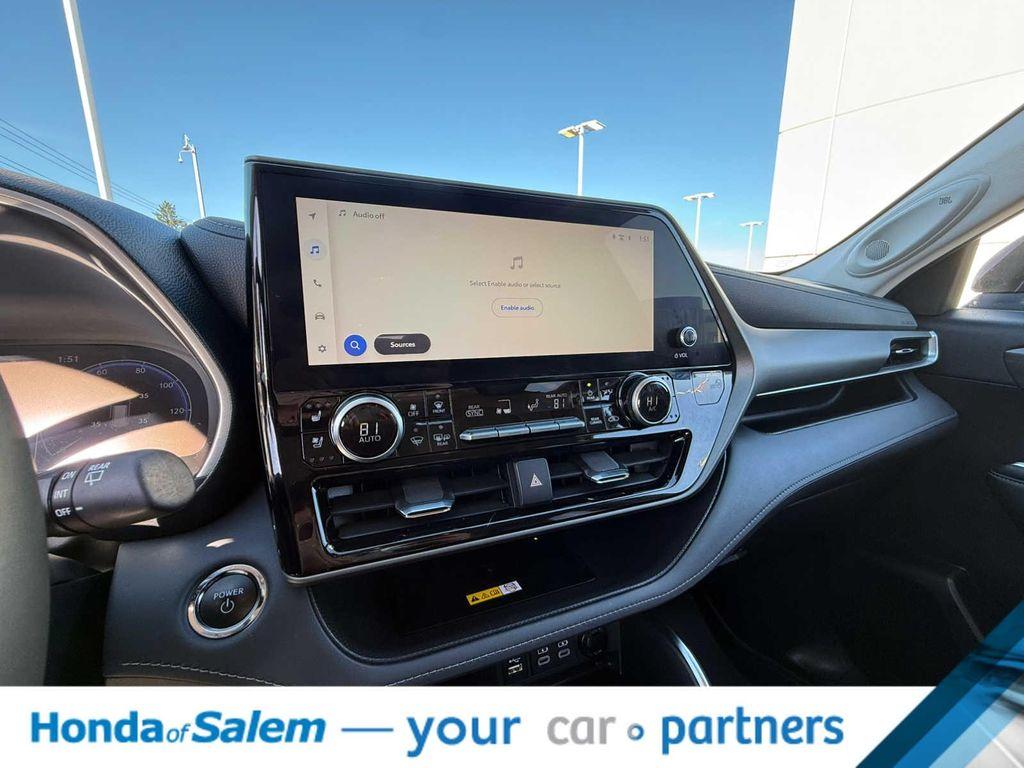 used 2023 Toyota Highlander Hybrid car, priced at $47,888