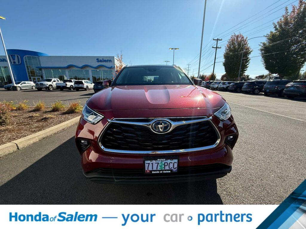 used 2023 Toyota Highlander Hybrid car, priced at $47,888