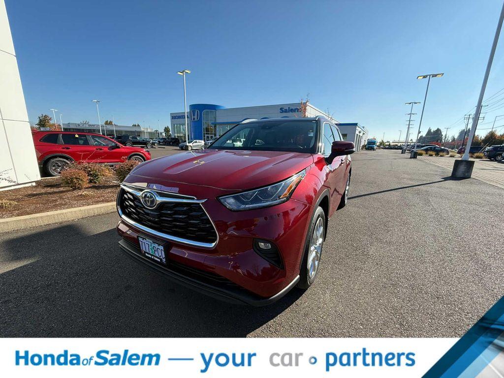 used 2023 Toyota Highlander Hybrid car, priced at $47,888