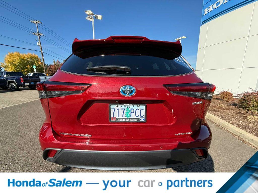used 2023 Toyota Highlander Hybrid car, priced at $47,888