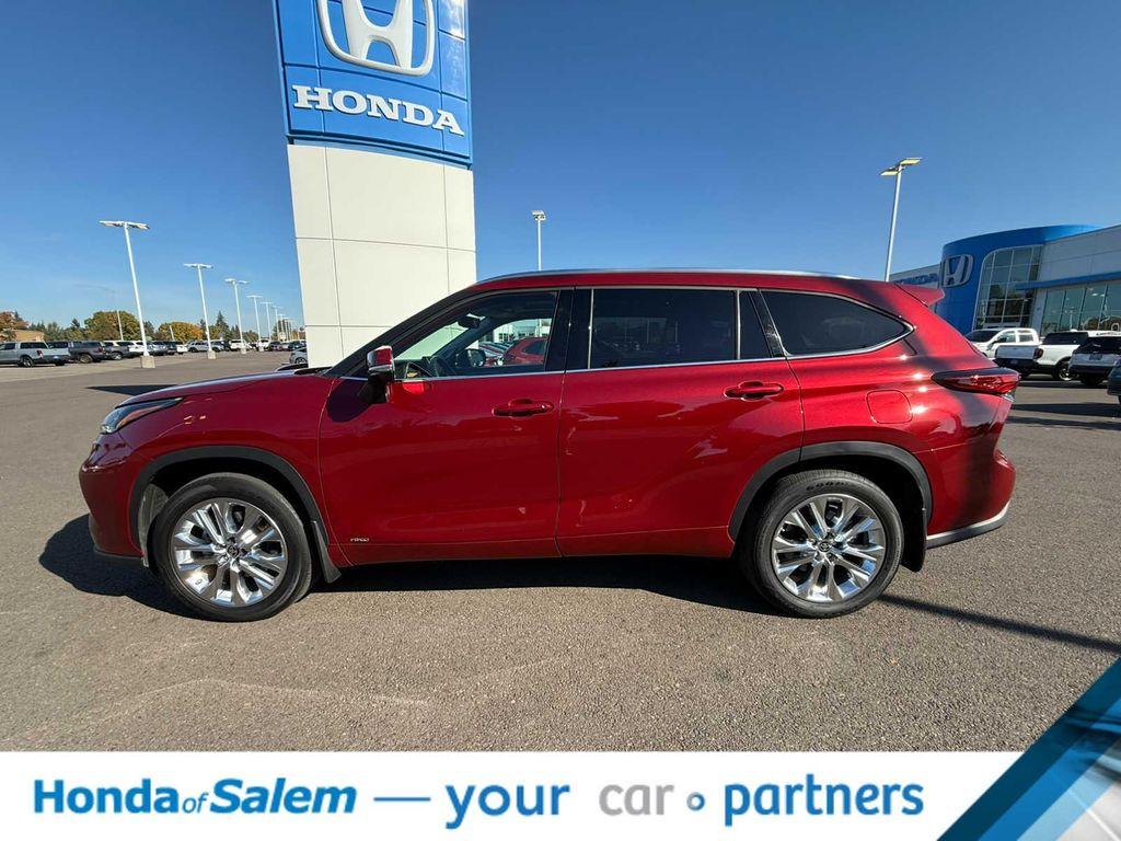 used 2023 Toyota Highlander Hybrid car, priced at $47,888