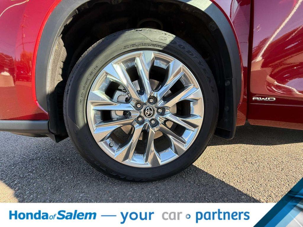 used 2023 Toyota Highlander Hybrid car, priced at $47,888