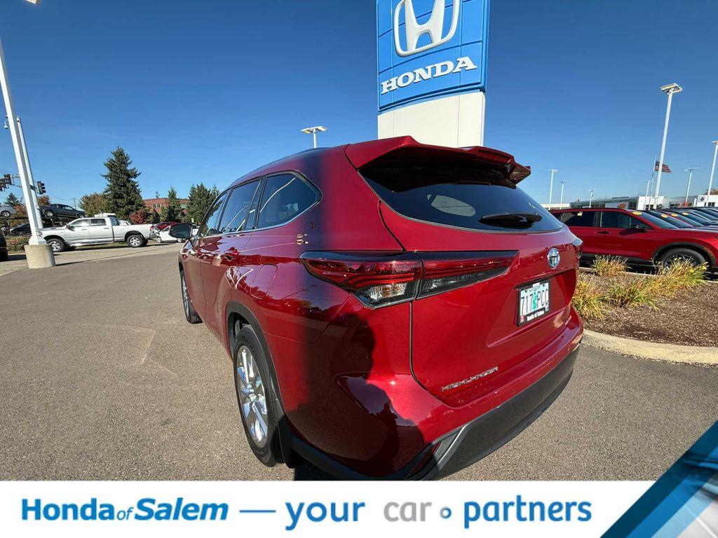 used 2023 Toyota Highlander Hybrid car, priced at $47,888