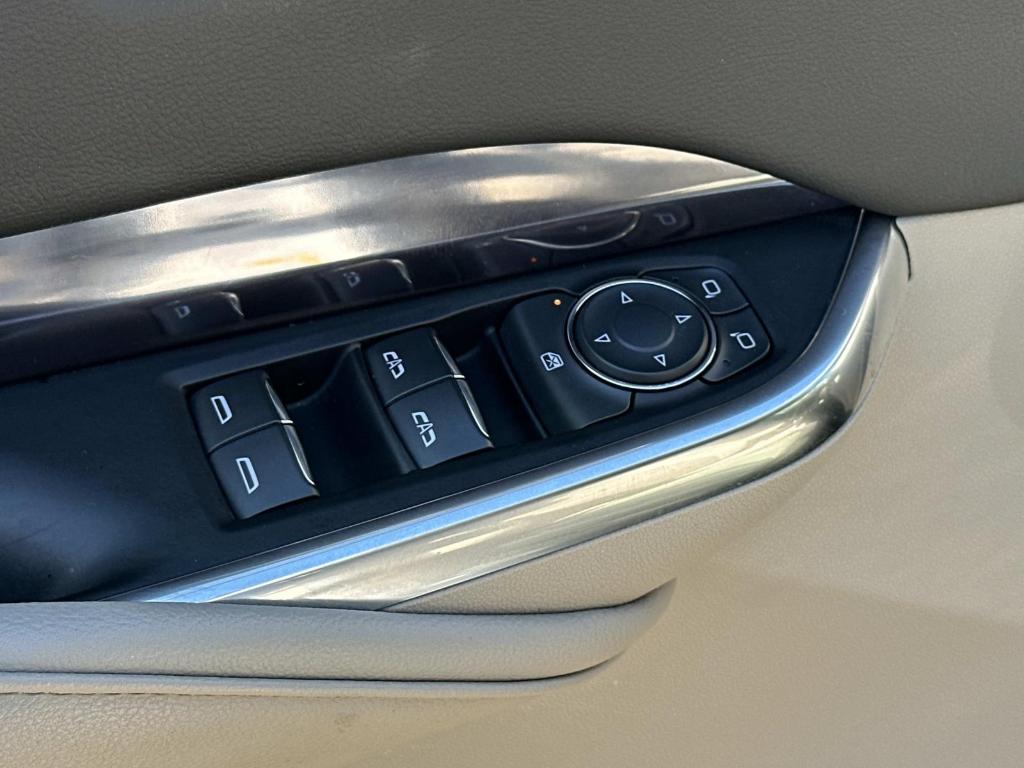 used 2023 Cadillac XT4 car, priced at $27,117