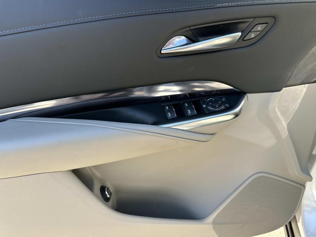 used 2023 Cadillac XT4 car, priced at $27,117