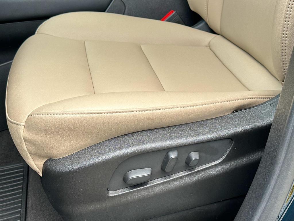 used 2024 Cadillac XT4 car, priced at $37,499