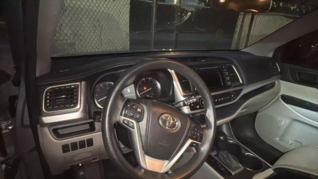 used 2015 Toyota Highlander car, priced at $11,500