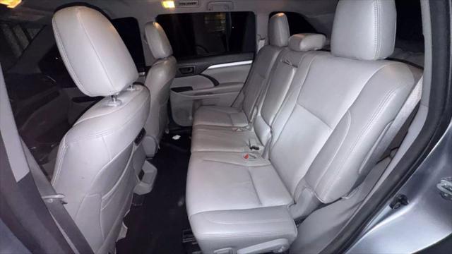 used 2015 Toyota Highlander car, priced at $11,500