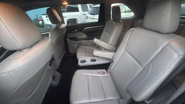 used 2015 Toyota Highlander car, priced at $11,900