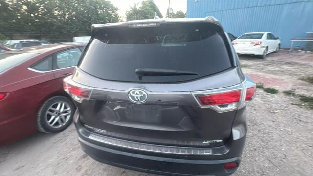 used 2015 Toyota Highlander car, priced at $11,900