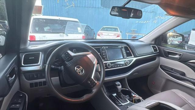 used 2015 Toyota Highlander car, priced at $11,900