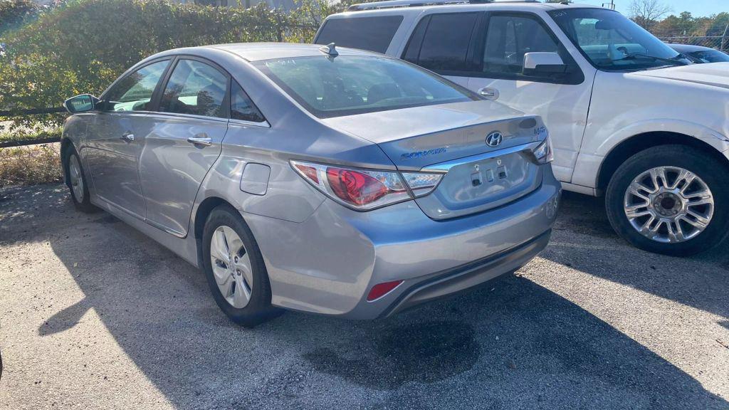 used 2015 Hyundai Sonata Hybrid car, priced at $2,800