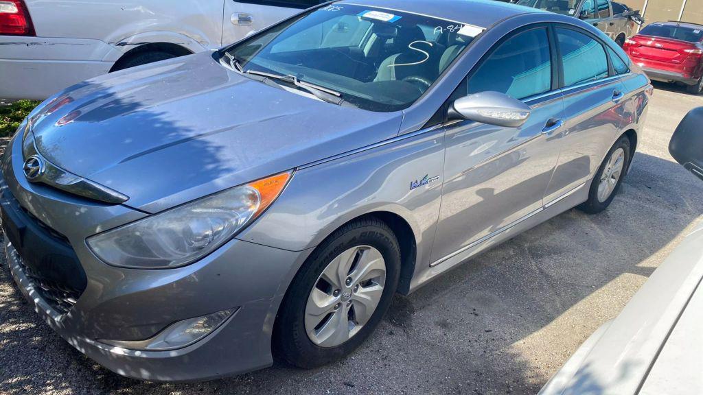 used 2015 Hyundai Sonata Hybrid car, priced at $2,800
