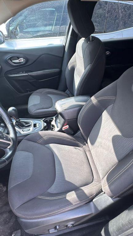used 2016 Jeep Cherokee car, priced at $4,950