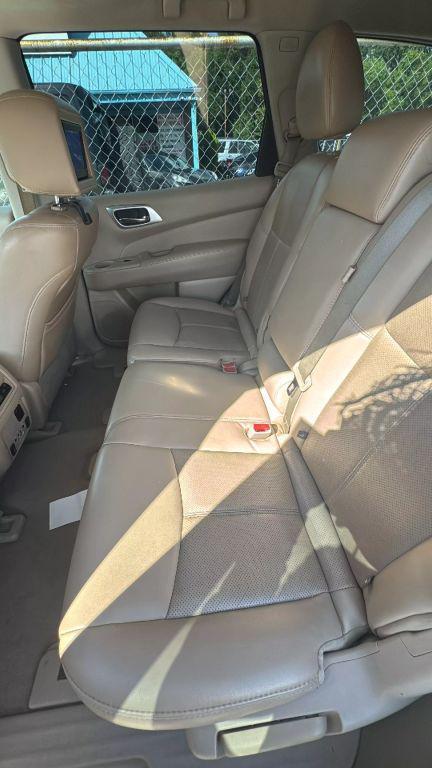 used 2014 Nissan Pathfinder car