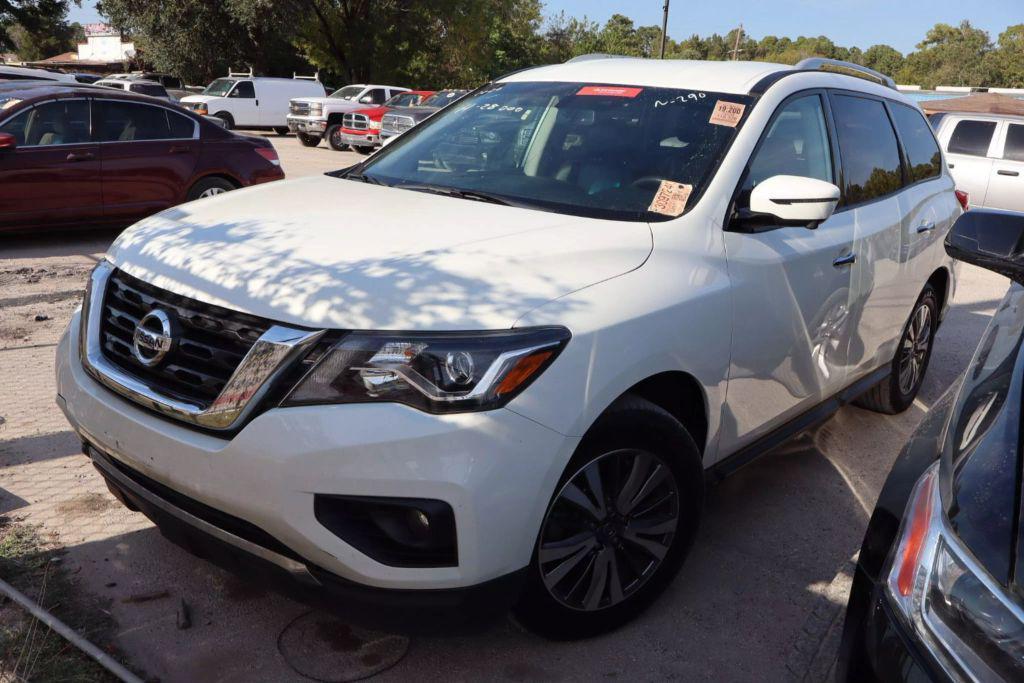 used 2020 Nissan Pathfinder car, priced at $7,650