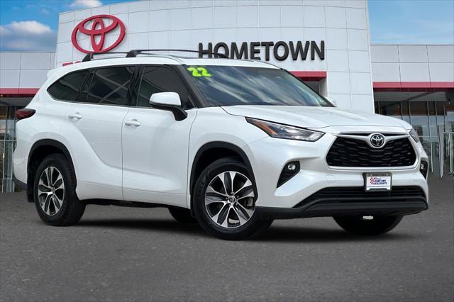 used 2022 Toyota Highlander car, priced at $36,500