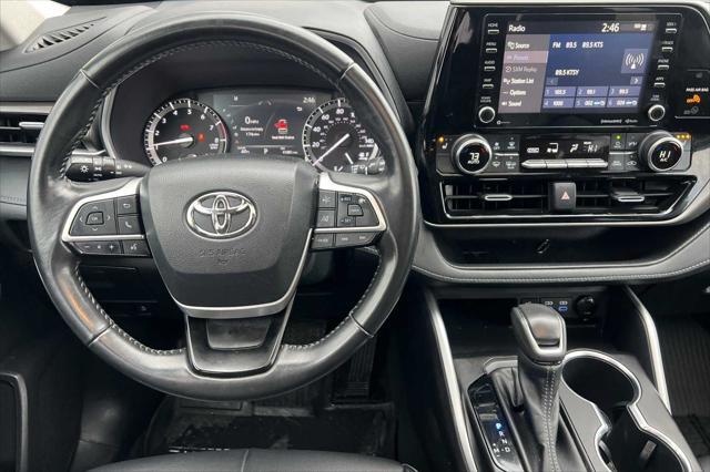 used 2022 Toyota Highlander car, priced at $36,700