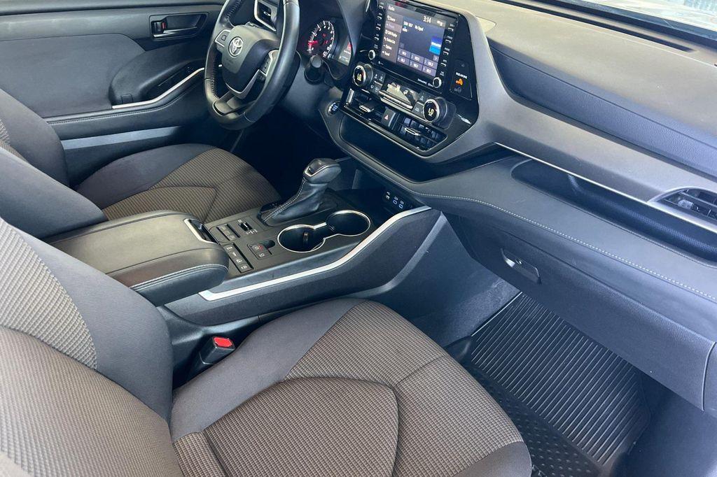 used 2022 Toyota Highlander car, priced at $33,000