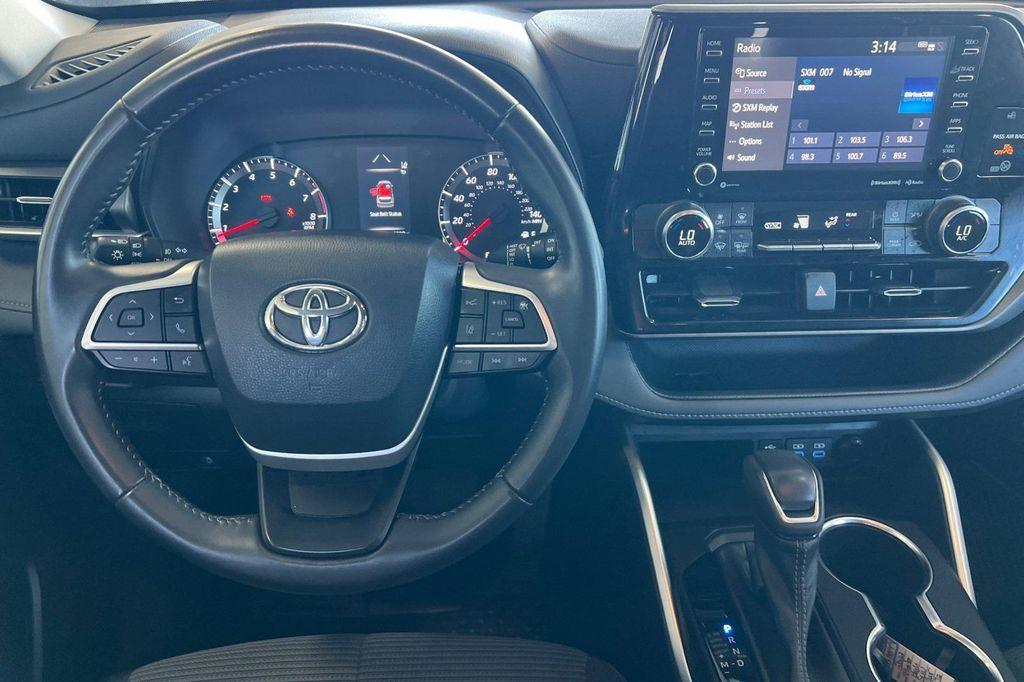 used 2022 Toyota Highlander car, priced at $33,000