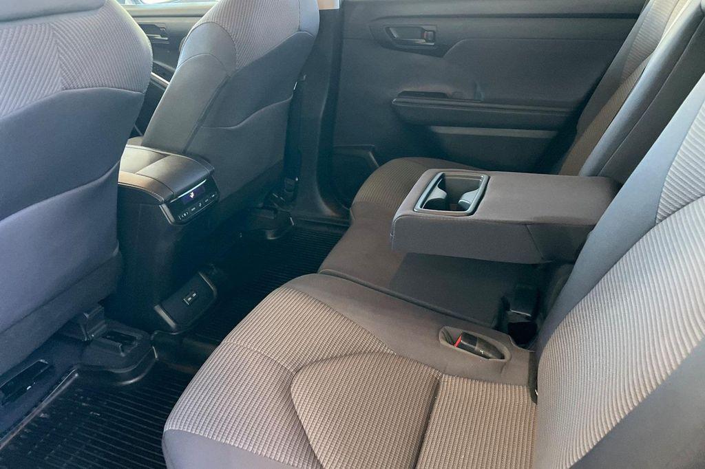 used 2022 Toyota Highlander car, priced at $33,000
