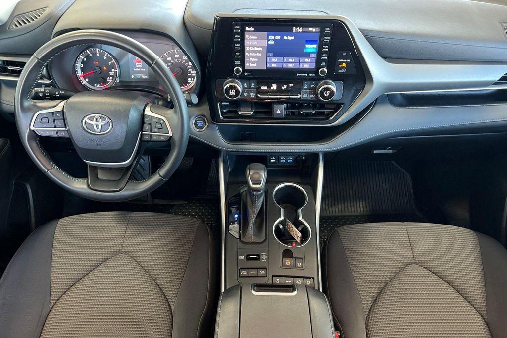 used 2022 Toyota Highlander car, priced at $33,000