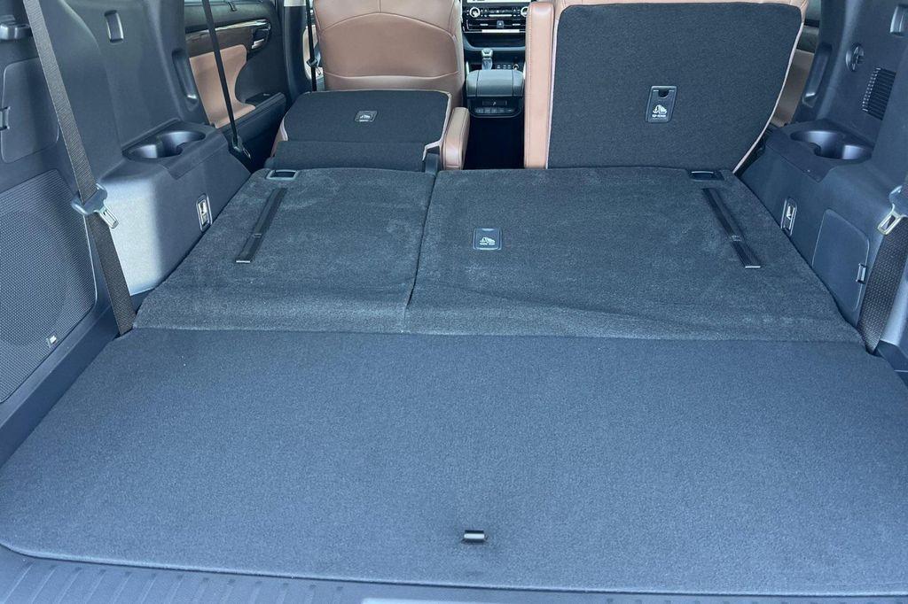 new 2025 Toyota Highlander Hybrid car, priced at $51,359