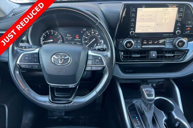 used 2021 Toyota Highlander car, priced at $34,300